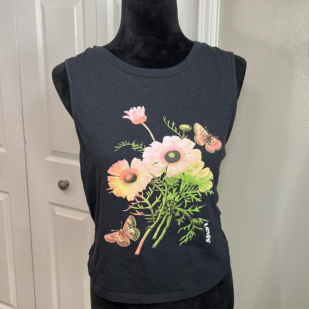 Levi’s crop top